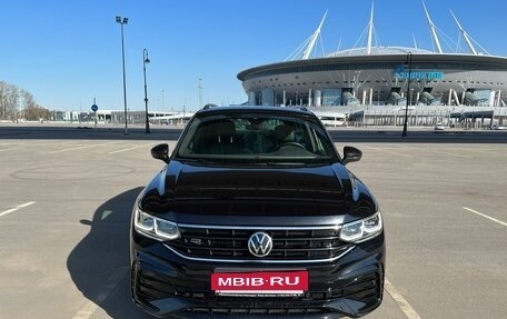 Volkswagen Tiguan II, 2021 год, 4 300 000 рублей, 5 фотография