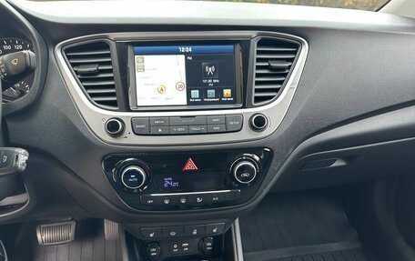 Hyundai Solaris II рестайлинг, 2018 год, 16 фотография