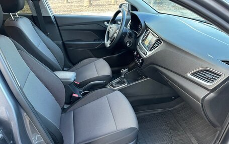 Hyundai Solaris II рестайлинг, 2018 год, 13 фотография