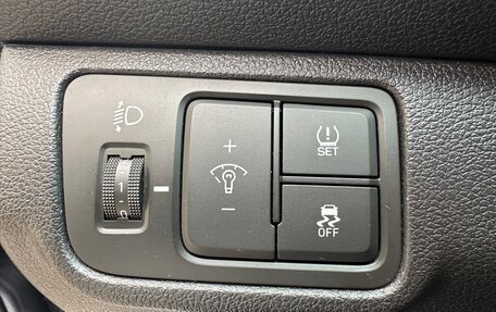 Hyundai Solaris II рестайлинг, 2018 год, 17 фотография