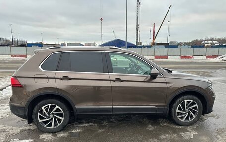 Volkswagen Tiguan II, 2018 год, 2 800 000 рублей, 1 фотография