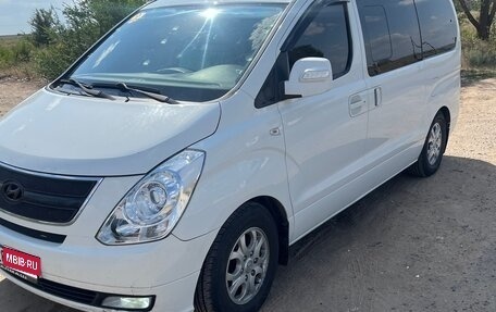 Hyundai Grand Starex Grand Starex I рестайлинг 2, 2011 год, 1 950 000 рублей, 1 фотография