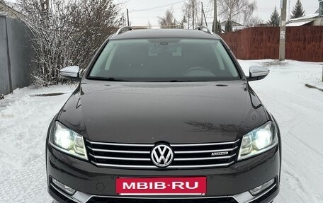 Volkswagen Passat B7, 2013 год, 1 980 000 рублей, 2 фотография