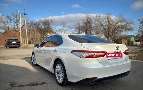 Toyota Camry, 2019 год, 3 700 000 рублей, 6 фотография