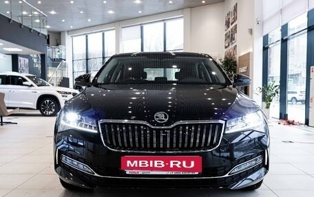 Skoda Superb III рестайлинг, 2024 год, 4 500 000 рублей, 2 фотография