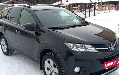 Toyota RAV4, 2013 год, 1 945 000 рублей, 2 фотография