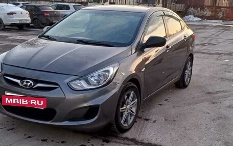 Hyundai Solaris II рестайлинг, 2014 год, 730 000 рублей, 2 фотография