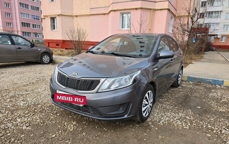 KIA Rio III рестайлинг, 2013 год, 835 000 рублей, 2 фотография