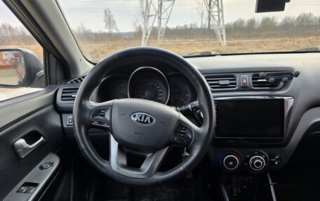 KIA Rio III рестайлинг, 2013 год, 835 000 рублей, 32 фотография