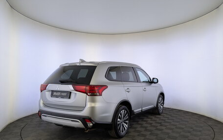 Mitsubishi Outlander III рестайлинг 3, 2020 год, 3 100 000 рублей, 5 фотография