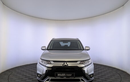 Mitsubishi Outlander III рестайлинг 3, 2020 год, 3 100 000 рублей, 2 фотография