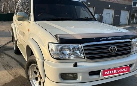 Toyota Land Cruiser 100 рестайлинг 2, 1998 год, 2 500 000 рублей, 20 фотография