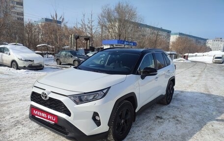 Toyota RAV4, 2021 год, 3 690 000 рублей, 5 фотография