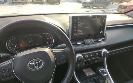 Toyota RAV4, 2021 год, 3 690 000 рублей, 12 фотография