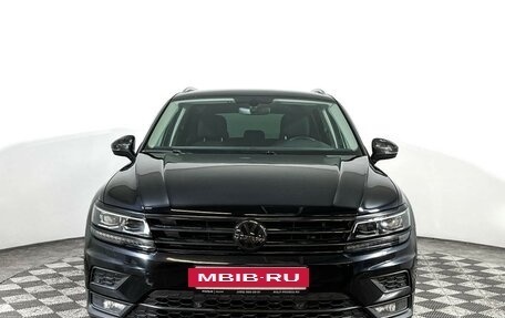 Volkswagen Tiguan II, 2018 год, 2 498 000 рублей, 2 фотография