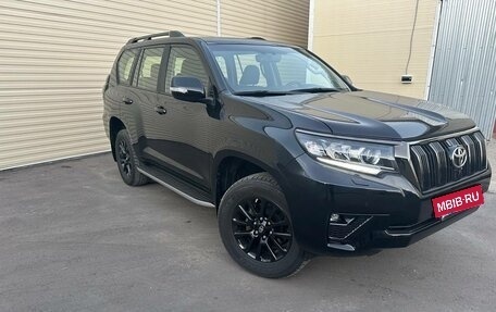 Toyota Land Cruiser Prado 150 рестайлинг 2, 2020 год, 6 300 000 рублей, 4 фотография