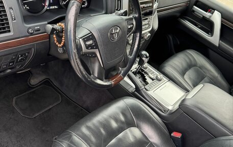 Toyota Land Cruiser 200, 2017 год, 4 750 000 рублей, 6 фотография