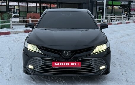 Toyota Camry, 2021 год, 3 000 000 рублей, 1 фотография