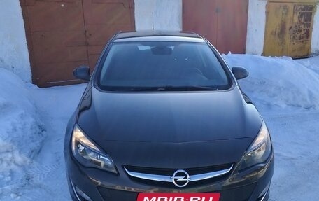 Opel Astra J, 2013 год, 880 000 рублей, 2 фотография