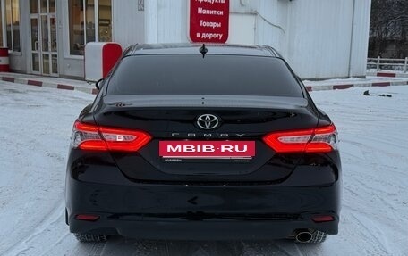 Toyota Camry, 2021 год, 3 000 000 рублей, 7 фотография