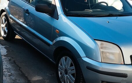 Ford Fusion I, 2005 год, 450 000 рублей, 2 фотография