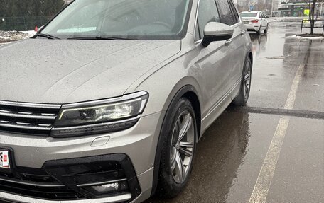 Volkswagen Tiguan II, 2018 год, 2 590 000 рублей, 2 фотография