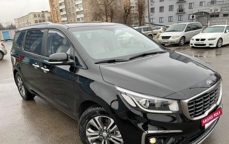 KIA Carnival III, 2019 год, 2 800 000 рублей, 21 фотография