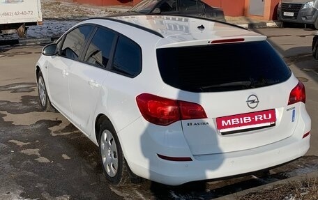 Opel Astra J, 2011 год, 760 000 рублей, 3 фотография