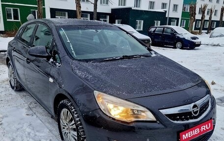 Opel Astra J, 2010 год, 687 000 рублей, 1 фотография