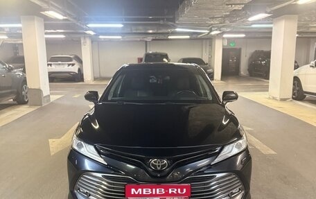 Toyota Camry, 2018 год, 3 380 000 рублей, 1 фотография