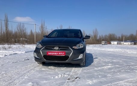 Hyundai Solaris II рестайлинг, 2011 год, 685 000 рублей, 1 фотография