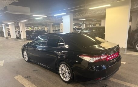 Toyota Camry, 2018 год, 3 380 000 рублей, 9 фотография