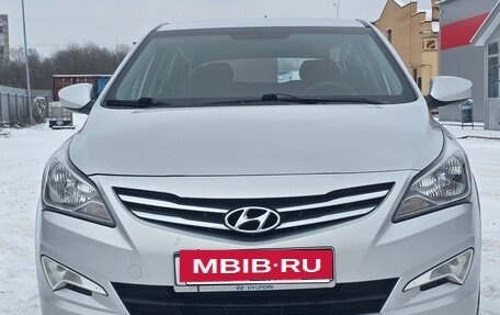 Hyundai Solaris II рестайлинг, 2015 год, 1 095 000 рублей, 2 фотография