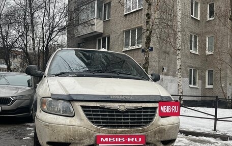 Chrysler Voyager IV, 2002 год, 300 000 рублей, 2 фотография