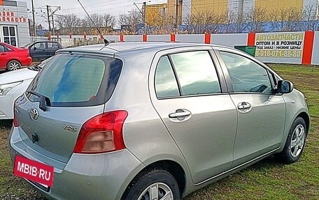 Toyota Yaris III рестайлинг, 2007 год, 720 000 рублей, 2 фотография