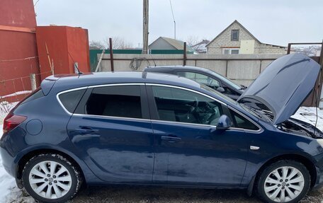 Opel Astra J, 2010 год, 620 000 рублей, 8 фотография