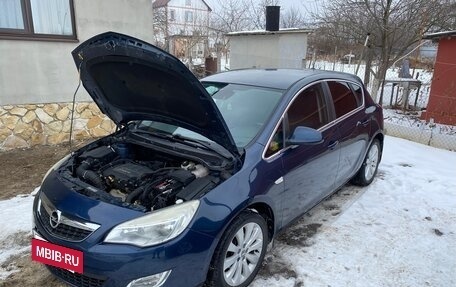 Opel Astra J, 2010 год, 620 000 рублей, 9 фотография