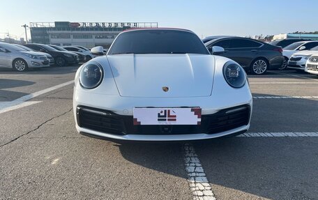 Porsche 911, 2021 год, 19 000 000 рублей, 32 фотография