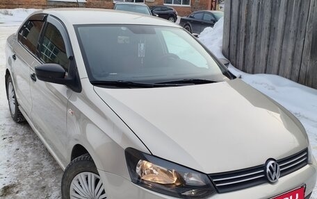 Volkswagen Polo VI (EU Market), 2011 год, 650 000 рублей, 2 фотография