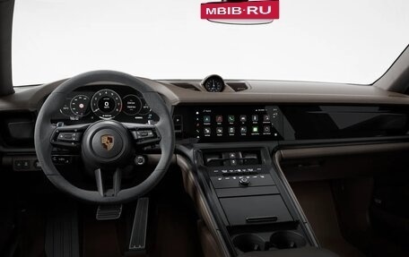 Porsche Panamera, 2025 год, 28 000 000 рублей, 4 фотография