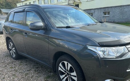 Mitsubishi Outlander III рестайлинг 3, 2013 год, 1 700 000 рублей, 1 фотография