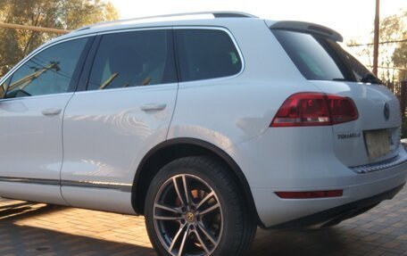 Volkswagen Touareg III, 2012 год, 2 800 000 рублей, 3 фотография