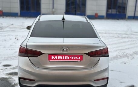 Hyundai Solaris II рестайлинг, 2017 год, 1 010 000 рублей, 4 фотография