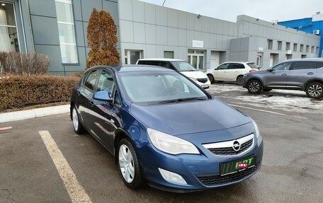 Opel Astra J, 2010 год, 699 000 рублей, 3 фотография