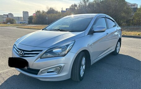 Hyundai Solaris II рестайлинг, 2016 год, 1 000 000 рублей, 3 фотография