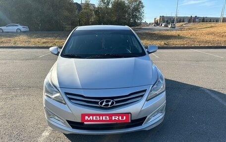 Hyundai Solaris II рестайлинг, 2016 год, 1 000 000 рублей, 10 фотография