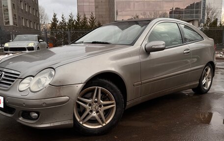 Mercedes-Benz C-Класс, 2006 год, 890 000 рублей, 1 фотография