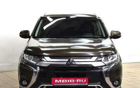 Mitsubishi Outlander III рестайлинг 3, 2019 год, 2 430 000 рублей, 2 фотография