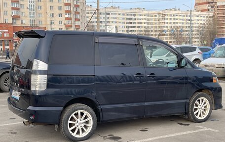 Toyota Voxy II, 2005 год, 1 190 000 рублей, 3 фотография