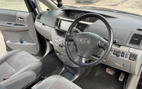 Toyota Voxy II, 2005 год, 1 190 000 рублей, 12 фотография